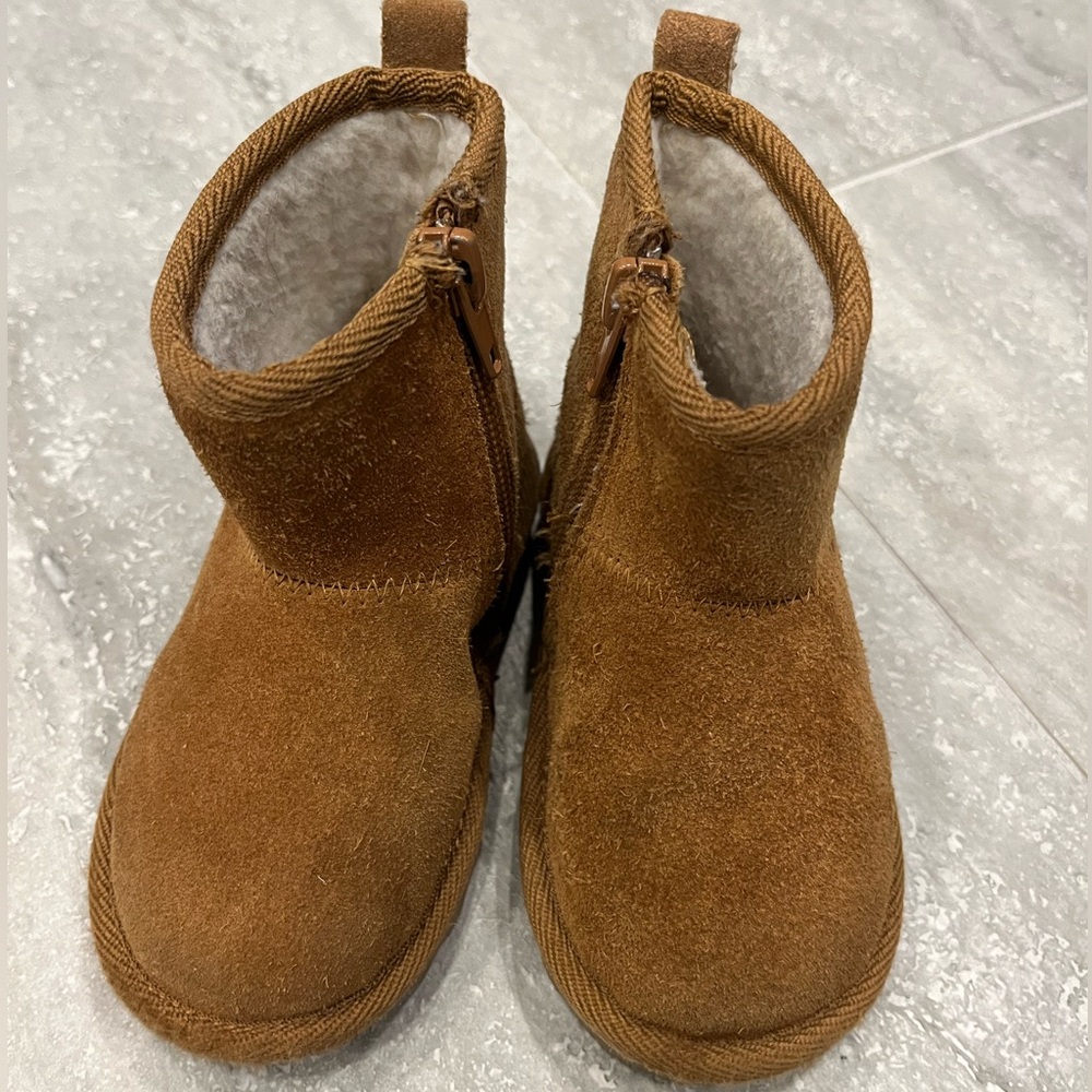 Bearpaw Ugg Style Tan Suede-like Sherpa Lined Boots with Zipper Toddler Size 6